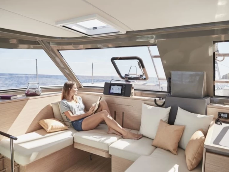 Yacht charter Cannes - Nautitech Nautitech 40 Open  on SamBoat