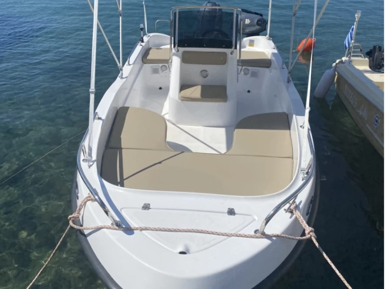 Hire Motorboat Poseidon with a boat licence
