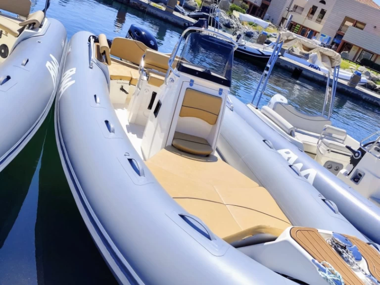 Yacht charter Villasimius - Bwa Sport 22 GTO on SamBoat