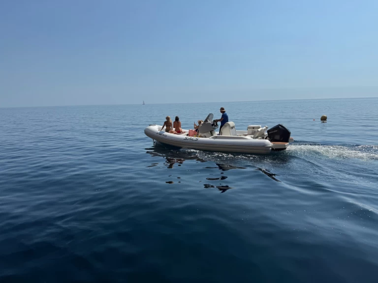 Sacs Sacs S 700 charter bareboat or skippered in  l'Estartit