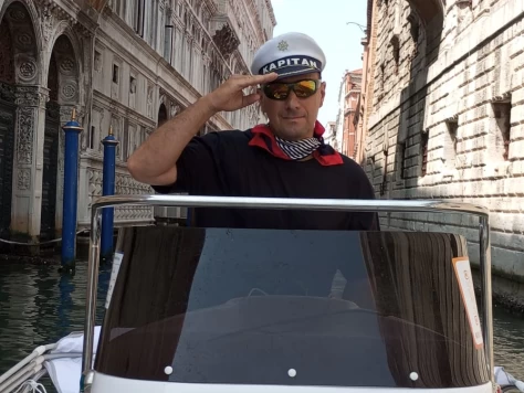 Bluline Bluline 19 Ft Open Plus charter bareboat or skippered in  Venice