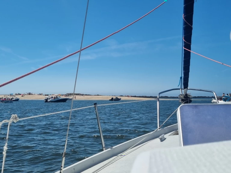 Charter a Gibert Marine Sangria GTE in La Plaine-sur-Mer on Samboat