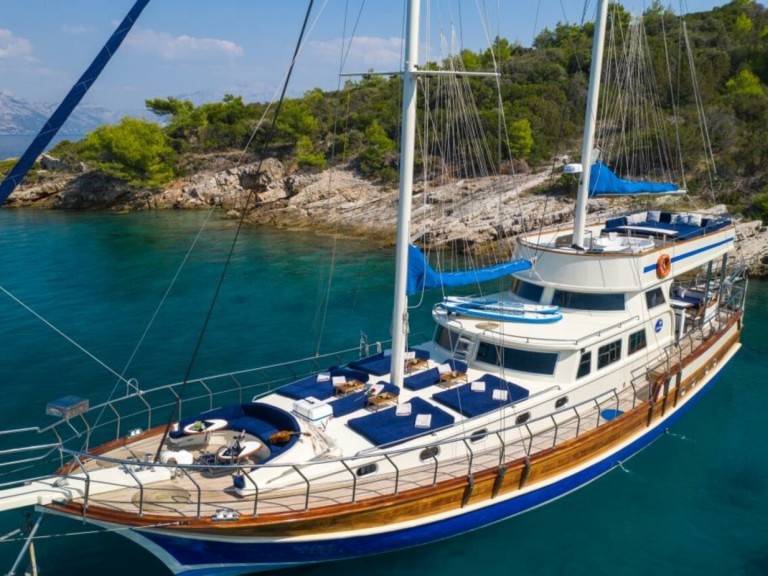 Hire a Custom Made Saint Luca Omiš