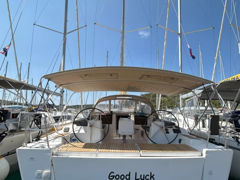 Sailboat to hire Primošten at the best price