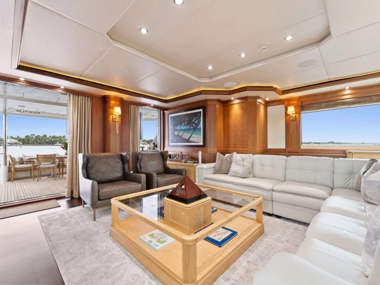 Yacht charter Newport - Palmer Johnson INVICTUS on SamBoat