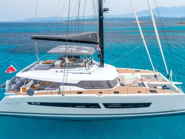 Luxury Yacht hire in British Virgin Islands (BVI) - Fountaine Pajot SEMPER FIDELIS