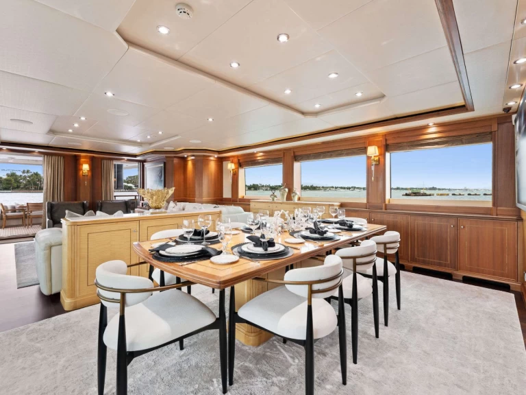 Hire Luxury Yacht with or without skipper Palmer Johnson Newport