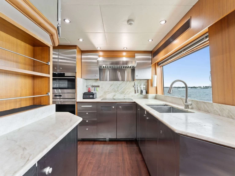 Hire Luxury Yacht Palmer Johnson with a boat licence