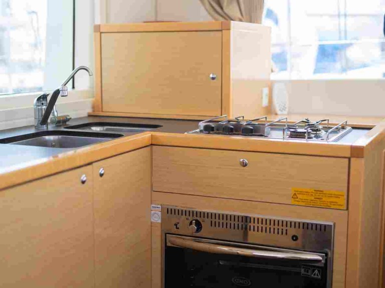 Catamaran to hire Punat at the best price