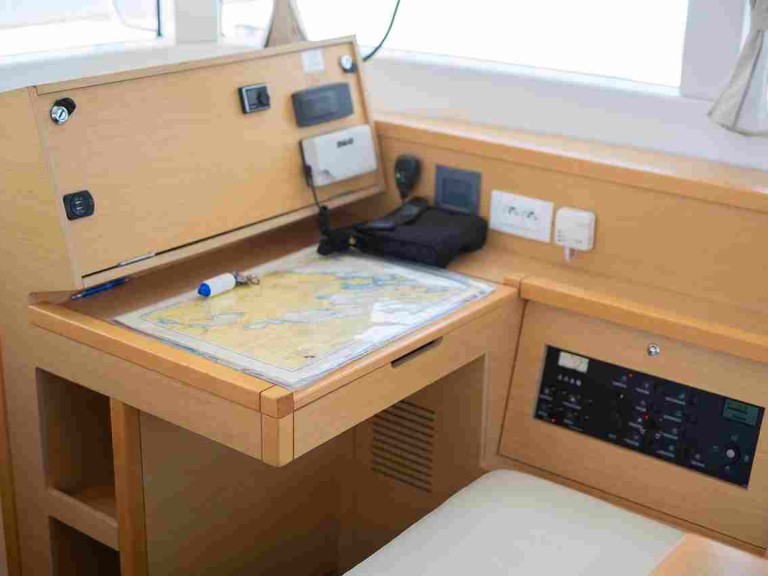 Yacht charter Punat - Lagoon Lagoon 39 on SamBoat