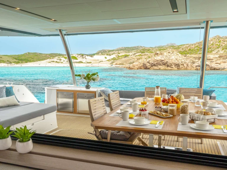 Charter a Fountaine Pajot SEMPER FIDELIS in British Virgin Islands (BVI) on Samboat