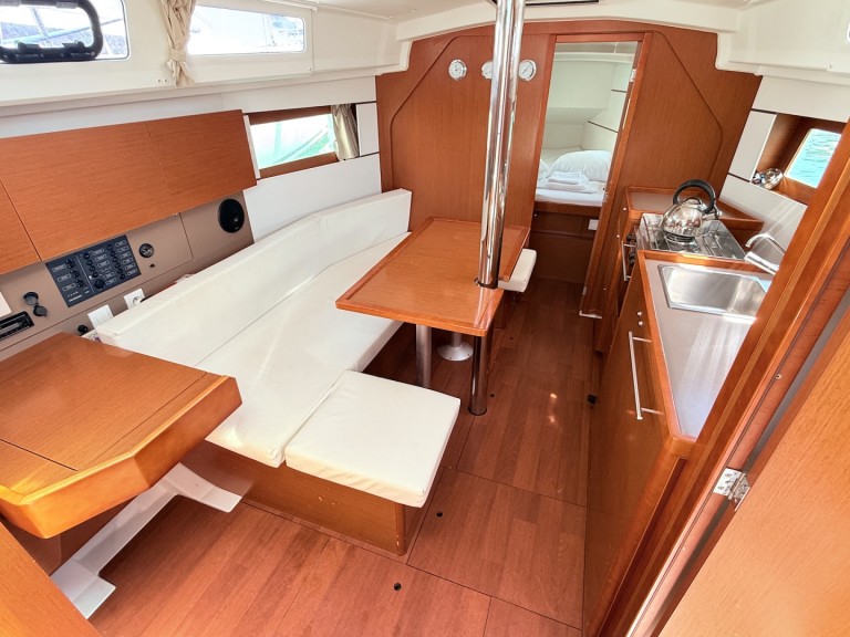 Yacht charter Sukošan - Bénéteau Oceanis 35 on SamBoat