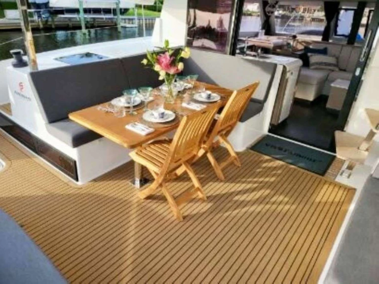 Hire Luxury Yacht Fountaine Pajot with a boat licence