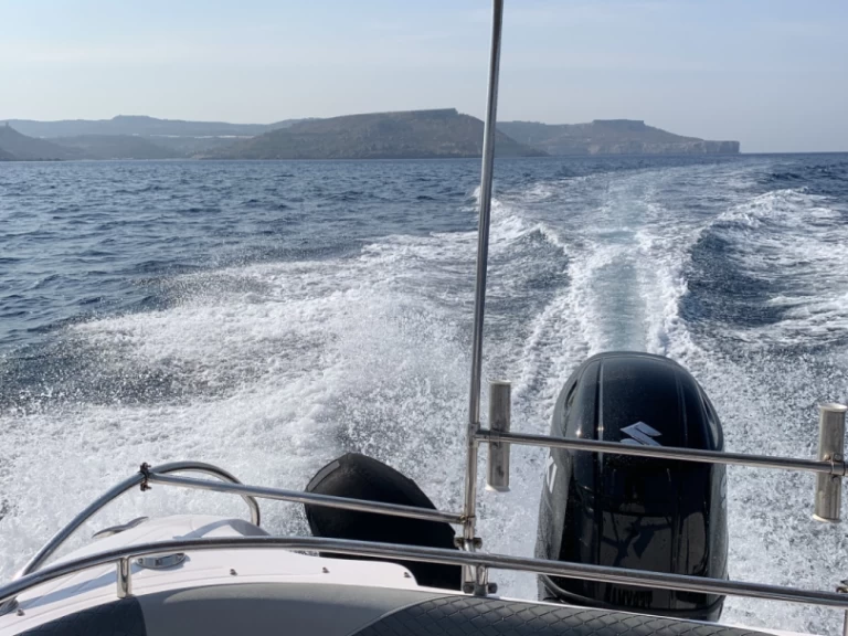 Yacht hire Tas-Sliema cheap Bluline 21 Ft Open