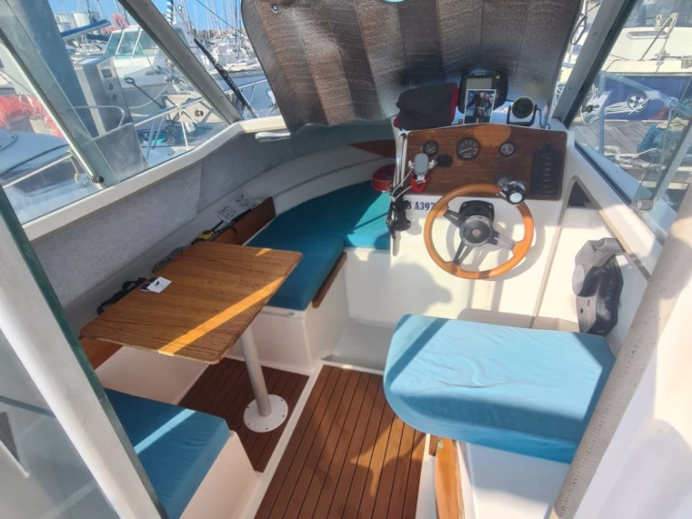 Hire Motorboat with or without skipper Ocqueteau Les Sables-d'Olonne