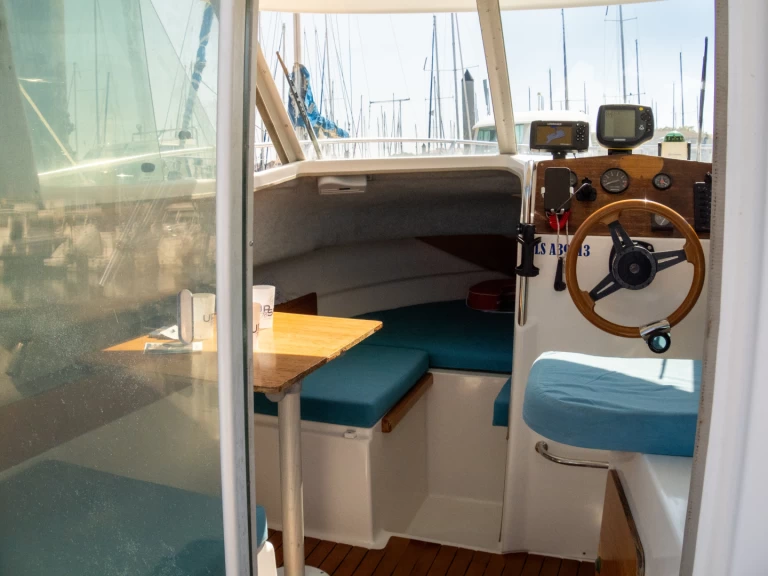 Ocqueteau Ocqueteau 615 Espace charter bareboat or skippered in  Les Sables-d'Olonne