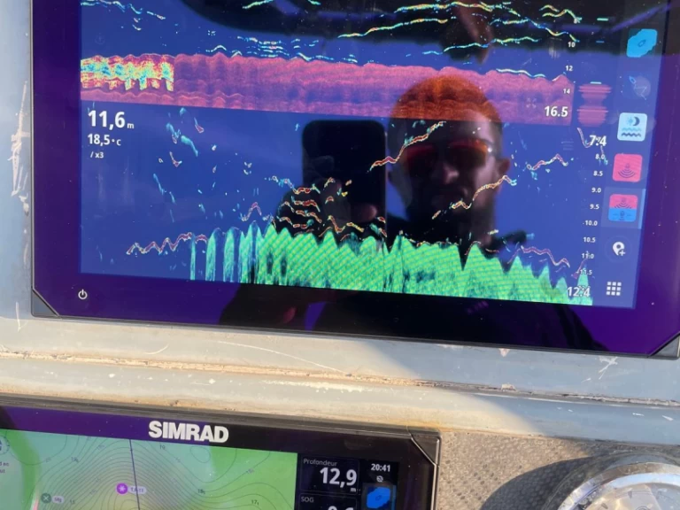 Hire a Boston Whaler Boston Whaler 22 Outrage Les Sables-d'Olonne