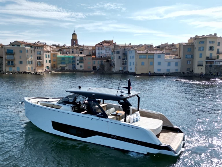 Motorboat hire in Saint-Tropez - Cranchi Cranchi A46