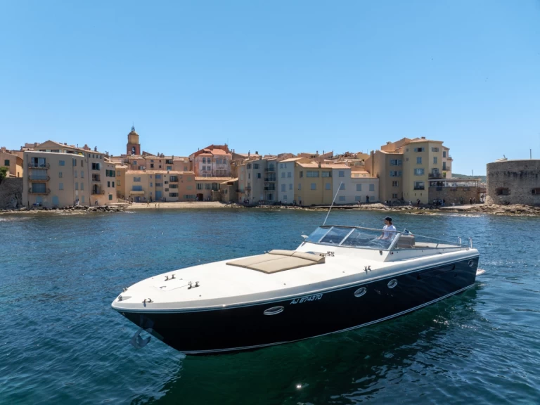 Itama ITAMA 42 charter bareboat or skippered in  Saint-Tropez