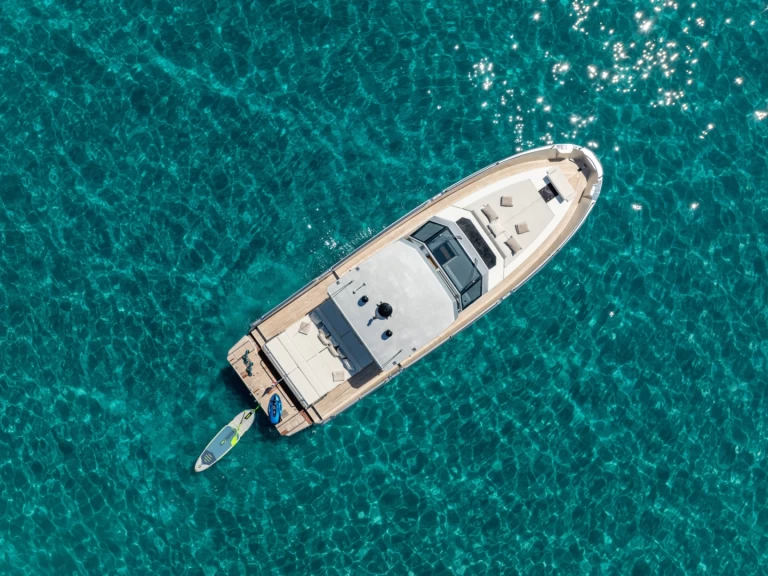 Yacht charter Saint-Tropez - MEDYACHT MED 42 on SamBoat