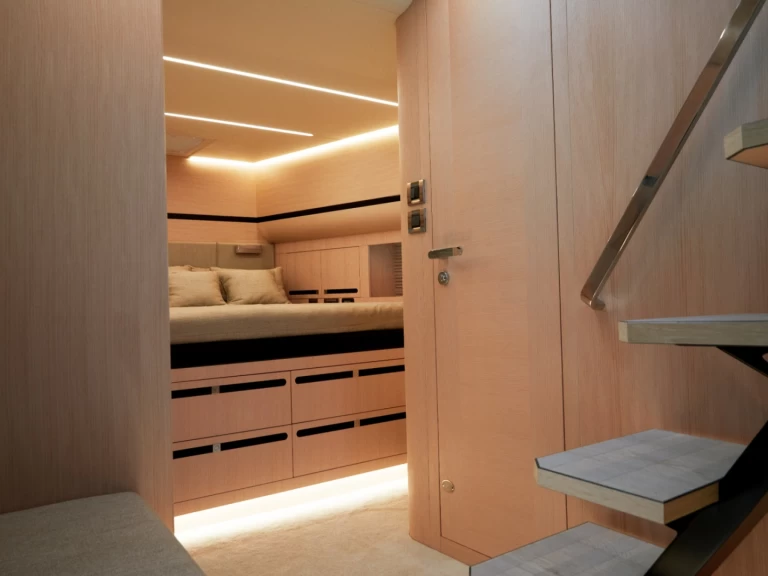 Hire a MEDYACHT MED 42 Saint-Tropez