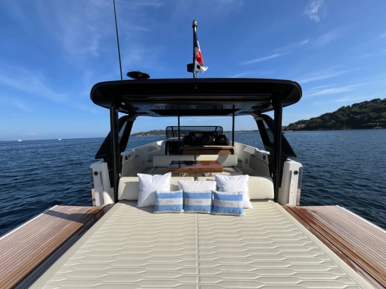 Cranchi Cranchi A46 charter bareboat or skippered in  Saint-Tropez