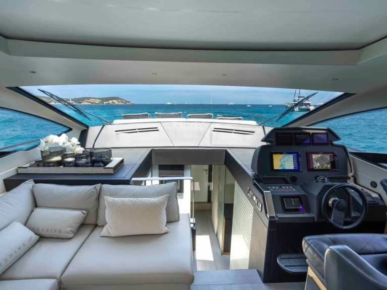 Yacht hire Saint-Tropez cheap PERSHING 70