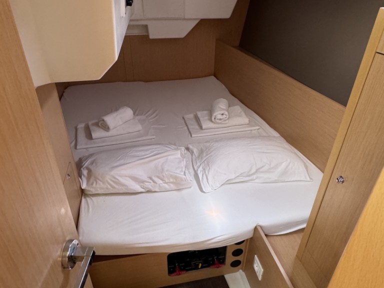 Sailboat to hire Sukošan at the best price