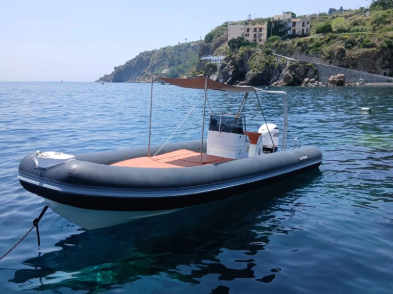Hire a Bwa Bwa 750 Lipari
