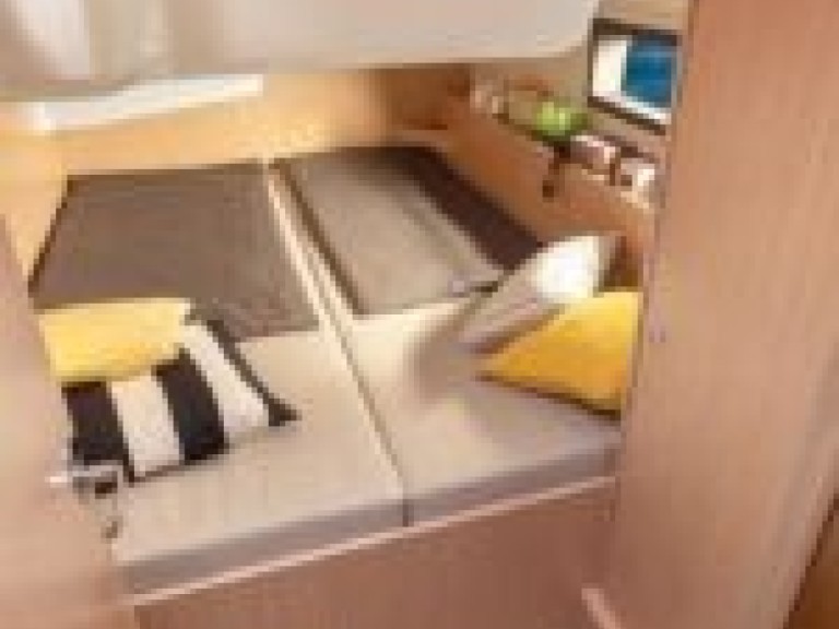 Sailboat to hire Marseille at the best price