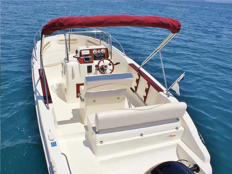 Charter a Mingolla Brava 22 Open in Šibenik on Samboat