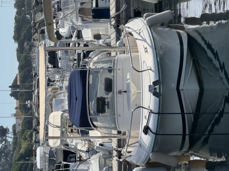 Charter a Jeanneau Cap Camarat 625 in Les Issambres on Samboat