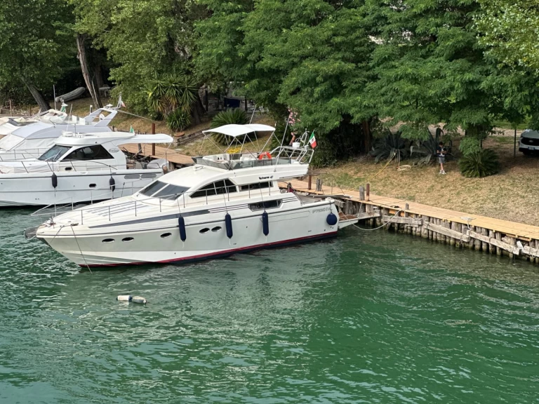 Hire Luxury Yacht with or without skipper Posillipo Ameglia