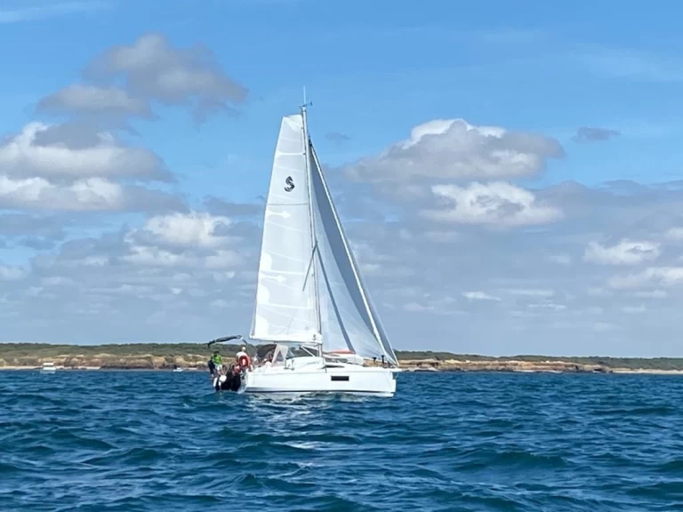 Yacht hire Les Sables-d'Olonne cheap Oceanis 30.1