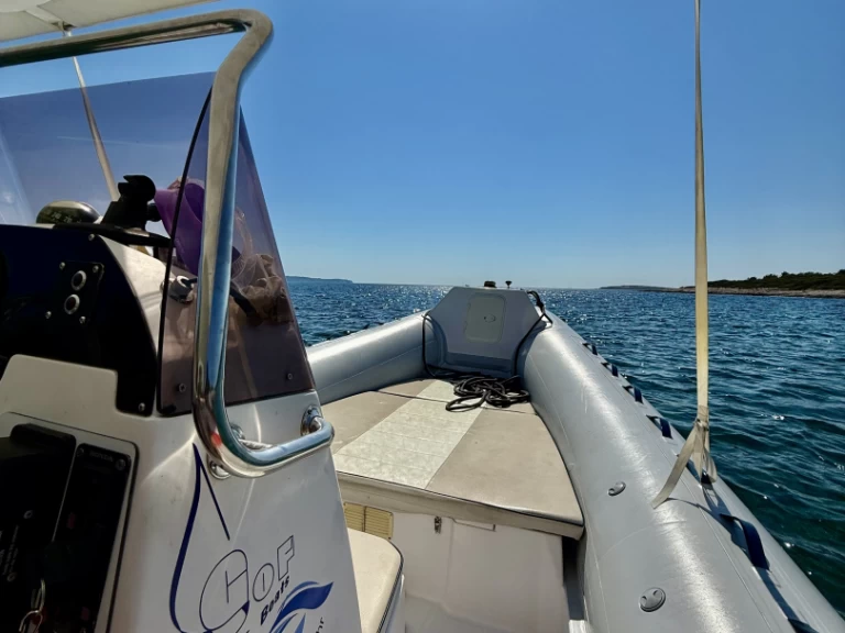 Charter a Sacs S680 in Mali Lošinj on Samboat
