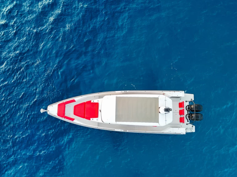 Motorboat to hire Ornos at the best price