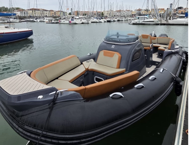 RIB hire in Les Sables-d'Olonne - Zodiac Medline 9