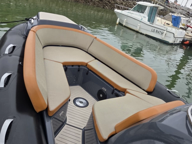 Hire a Zodiac Medline 9 Les Sables-d'Olonne