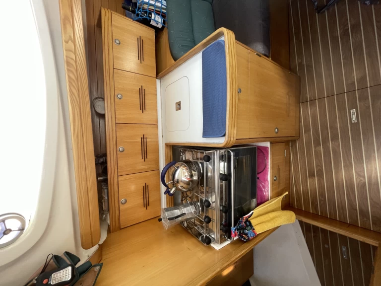 Hire a Alliaura-Marine FEELING 32 Auray