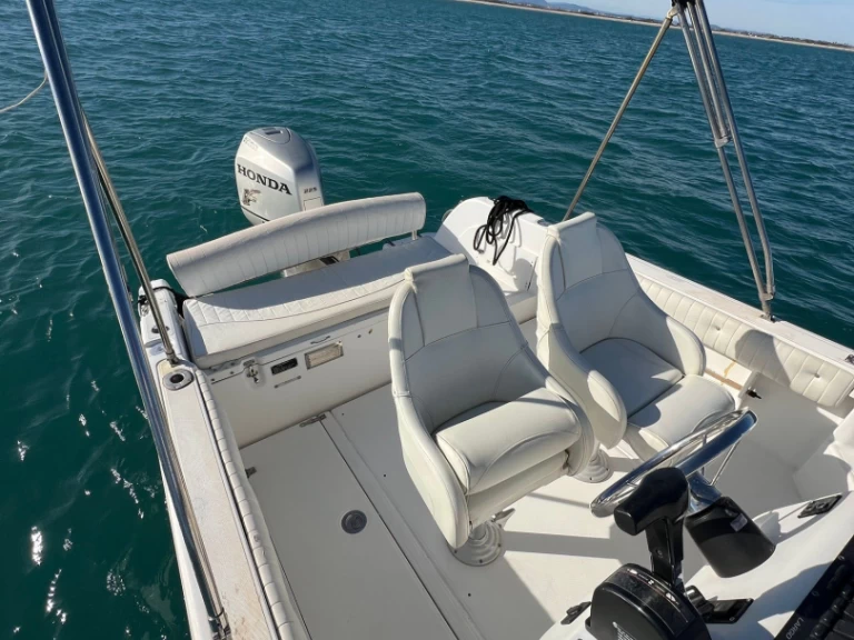 Motorboat to hire Sainte-Maxime at the best price