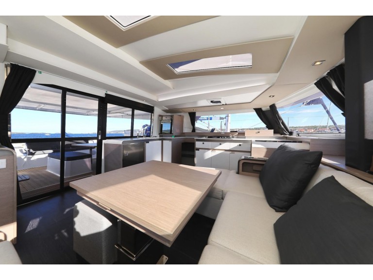 Hire Catamaran Fountaine Pajot with a boat licence