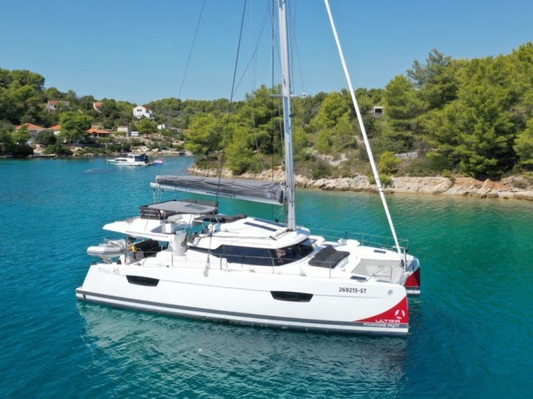 Catamaran to hire Seget Donji at the best price