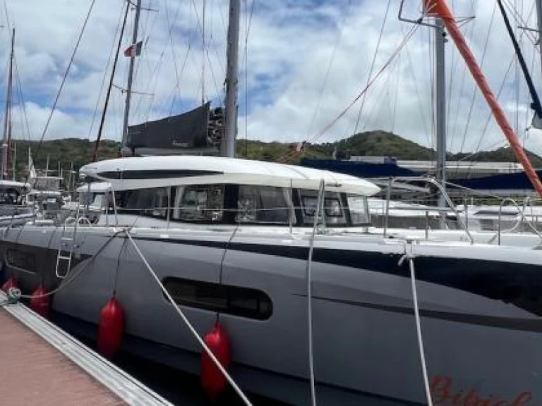 Hire Catamaran with or without skipper Bénéteau Le Marin