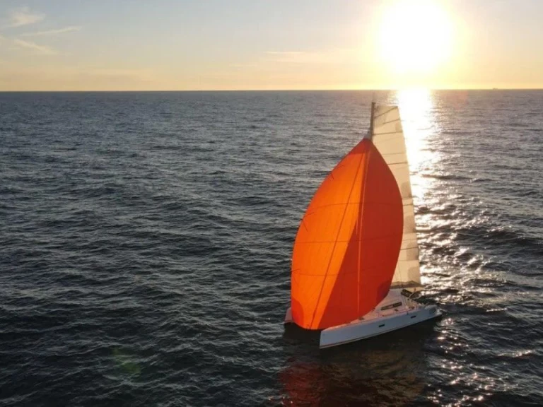 Yacht charter Toulon - Marsaudon Composites TS 42 on SamBoat
