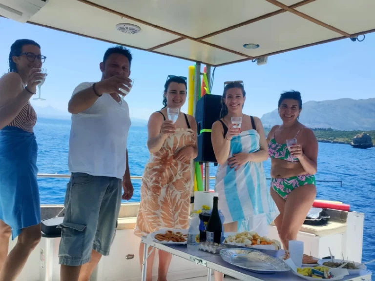 Yacht charter Terrasini - Revel Craft 27 RX on SamBoat