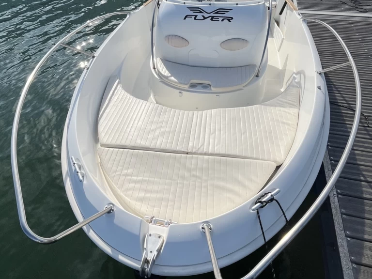 Bénéteau Flyer 550 Open charter bareboat or skippered in  Port Leucate