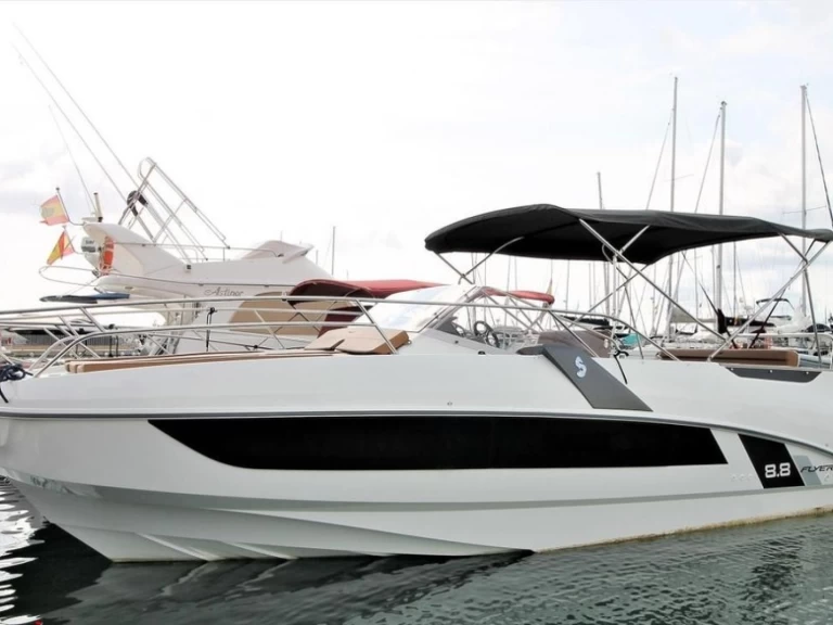 Yacht hire Valencia cheap Flyer 8.8 SUNdeck