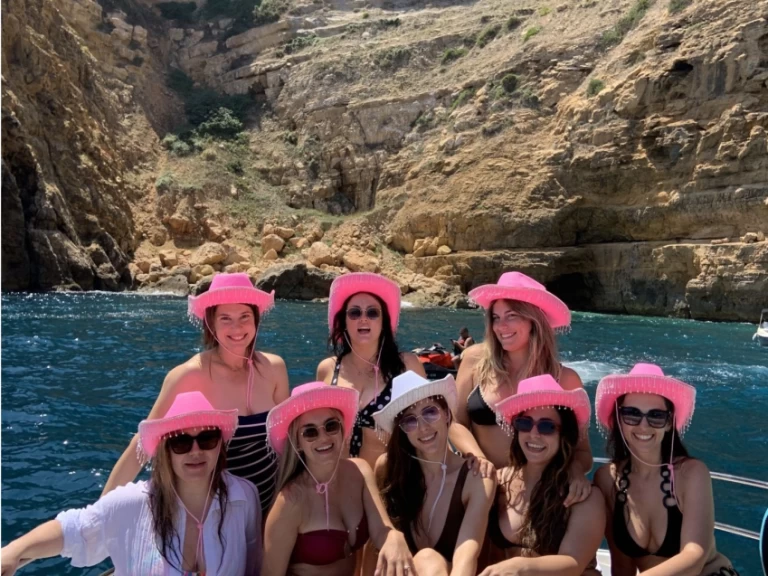 Hire a Bénéteau Flyer 8.8 SUNdeck Valencia