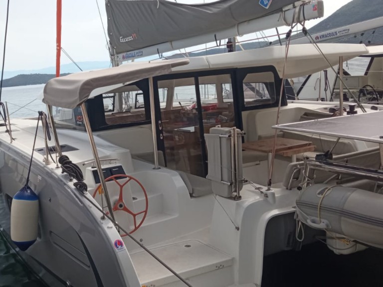 Hire a Excess Excess 11 Lygia