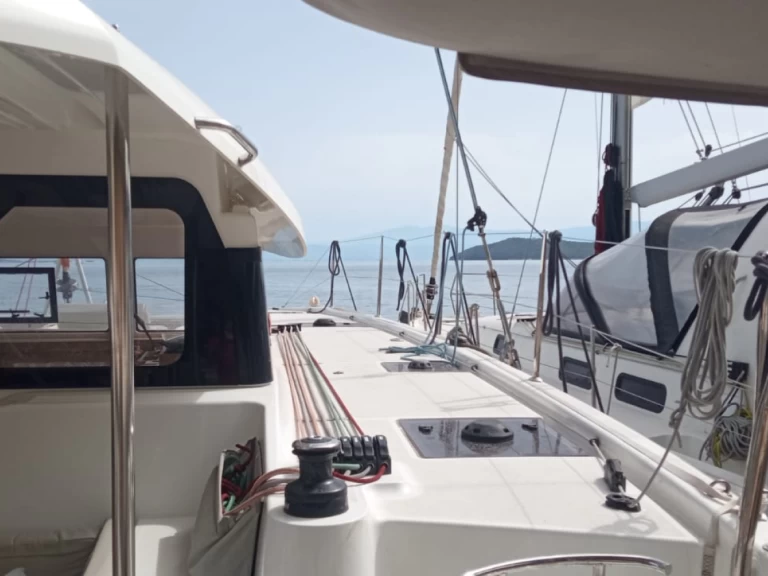 Yacht hire Lygia cheap Excess 11
